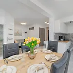 Family Herberta With Terrace And Parking By Rent Like Apartamento *