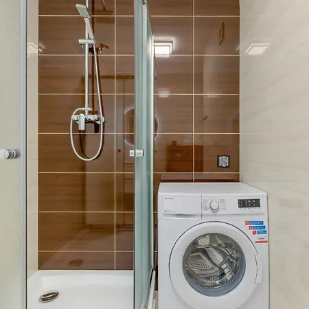 Family Herberta With Terrace And Parking By Rent Like Lägenhet *