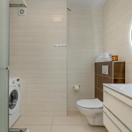 Family Herberta With Terrace And Parking By Rent Like