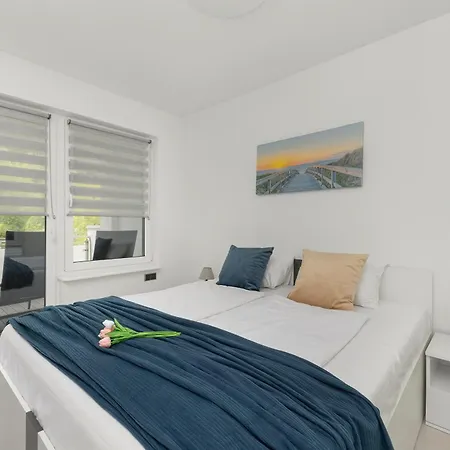 Family Herberta With Terrace And Parking By Rent Like