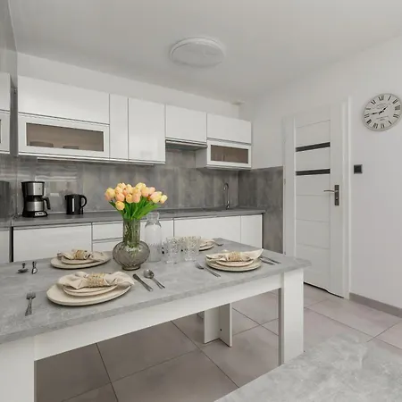 Family Herberta With Terrace And Parking By Rent Like Lägenhet *