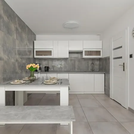 Family Herberta With Terrace And Parking By Rent Like Lägenhet *